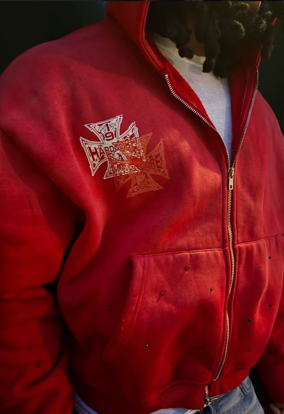 SAINT RED CROPPED HODDIE